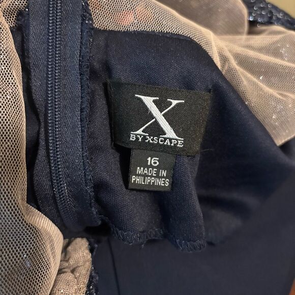 Xscape Stand-Collar Illusion Back Navy Blue Formal Gown Size 16W Ruched Lace NEW - Picture 9 of 16